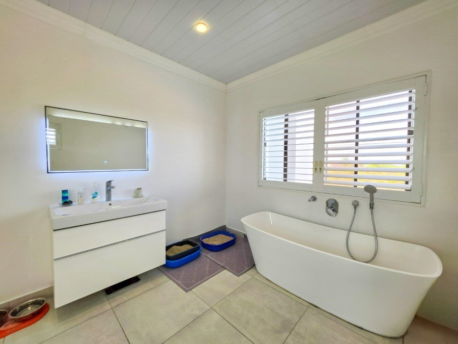 3 Bedroom Property for Sale in Stilbaai Western Cape